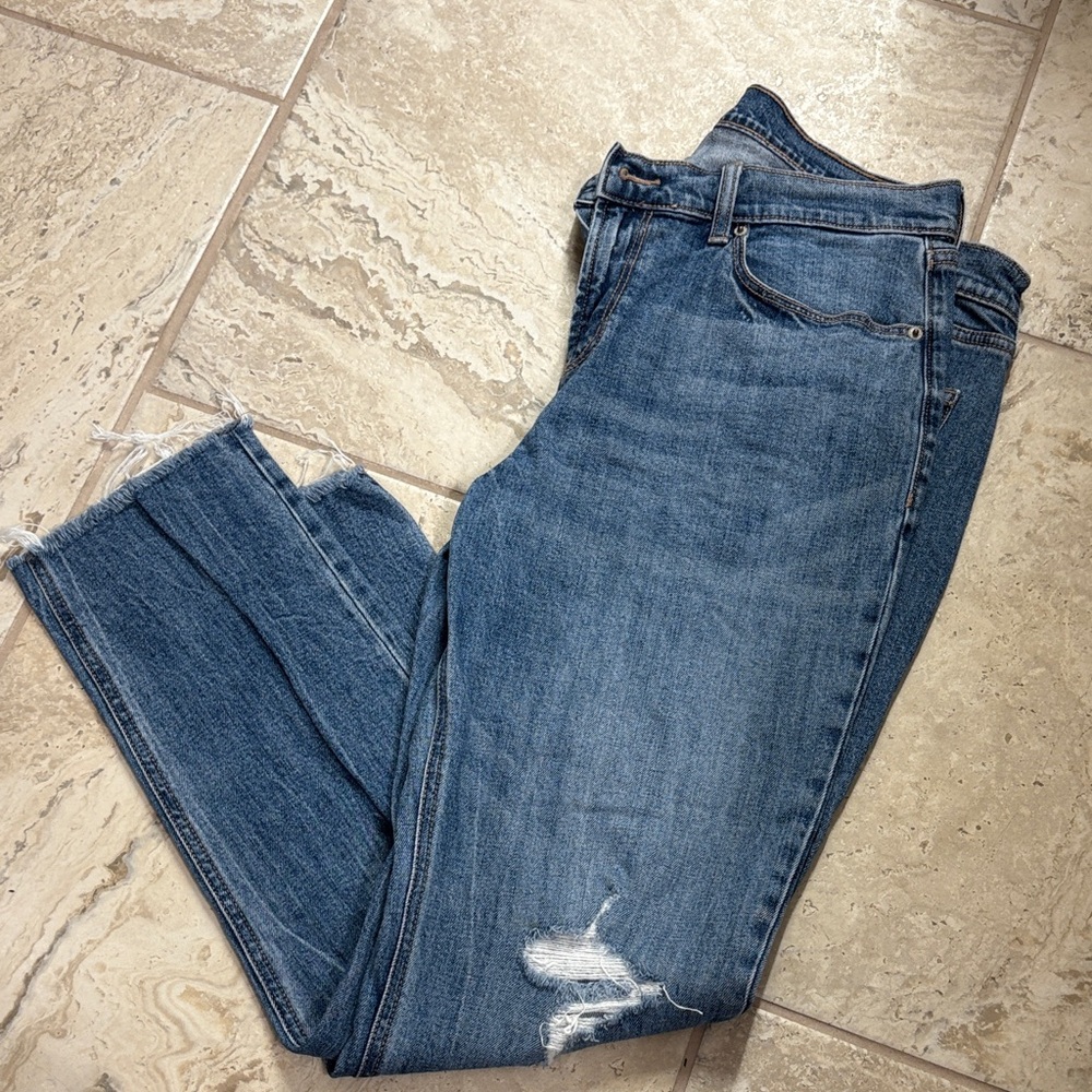 Women’s boyfriend straight leg Jean